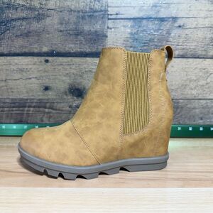 Chic Tan Ankle Booties